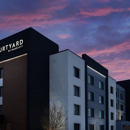 Courtyard By Marriott Buffalo Amherst/University Hotel