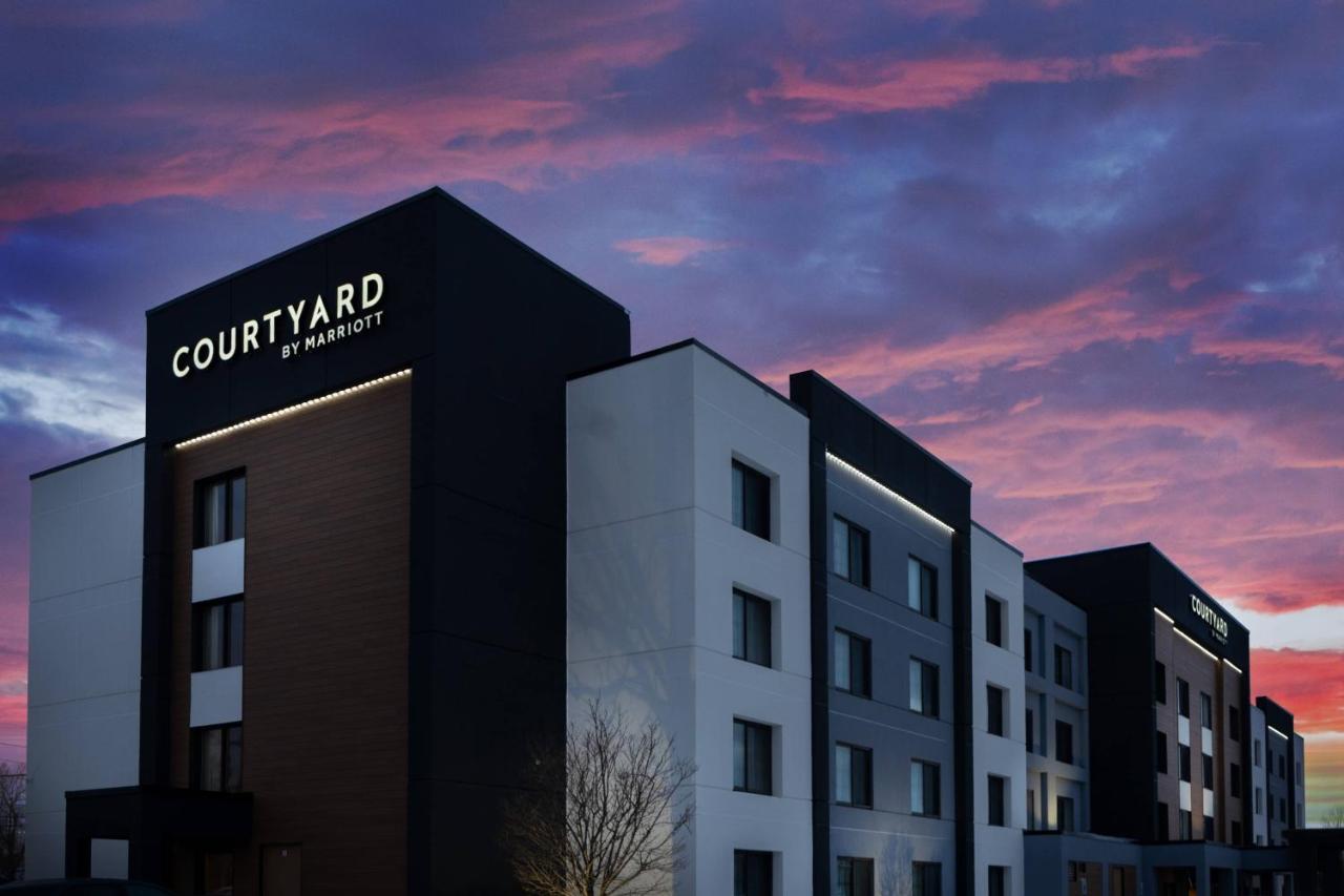 Courtyard By Marriott Buffalo Amherst/University Hotel