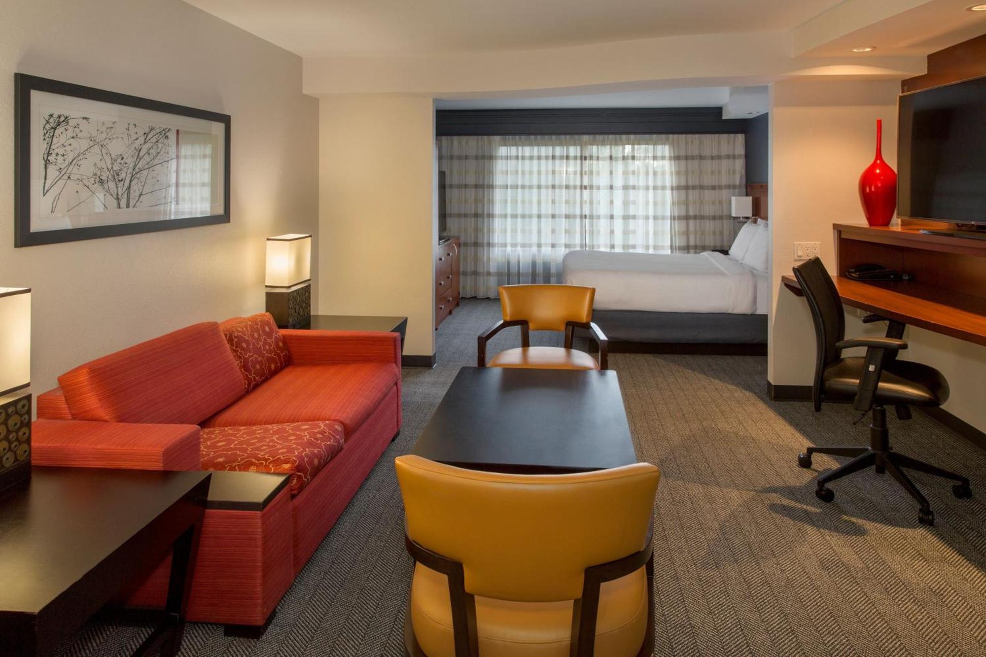 Courtyard By Marriott Buffalo Amherst/University Hotel